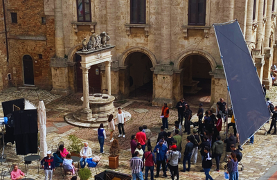 Montepulciano brilla a Bollywood: il centro storico diventa un set