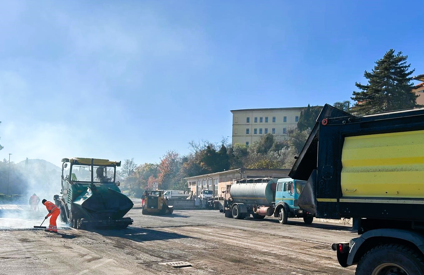 lavori in corso a piazza nenni