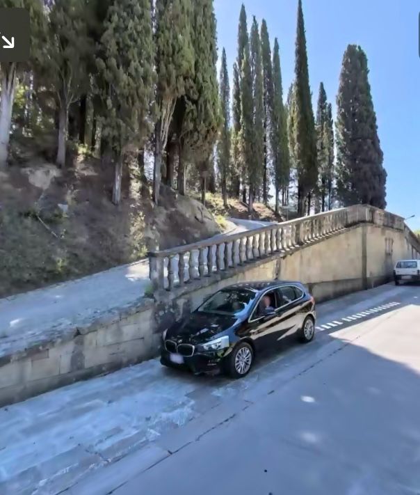 strada di fronte accesso cimitero montorio